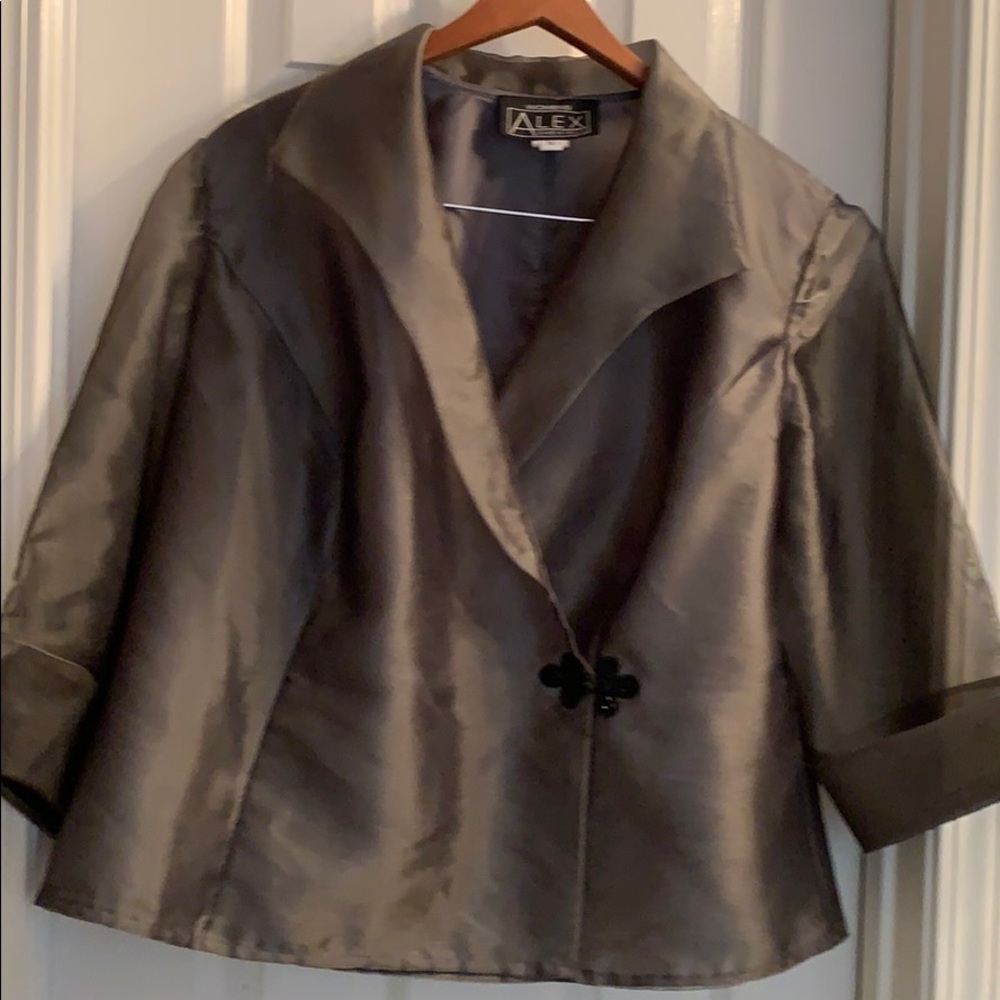 Plus size 1X shear evening jacket moss green